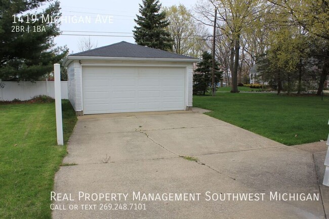 1419 Michigan Ave in St. Joseph, MI - Foto de edificio - Building Photo