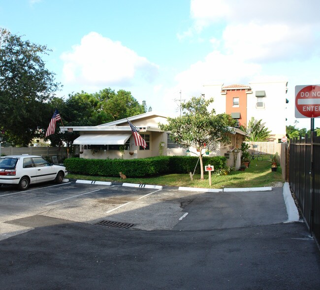 1019 NE 17th Ter in Fort Lauderdale, FL - Building Photo - Building Photo