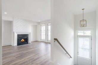 309 Penny Ct in Sandy Springs, GA - Building Photo - Building Photo