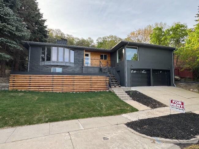 property at 552 Chelsea Dr
