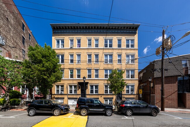 315-317 Mountain Rd in Union City, NJ - Foto de edificio - Primary Photo