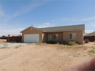 8760 Manzanita Ave in California City, CA - Building Photo