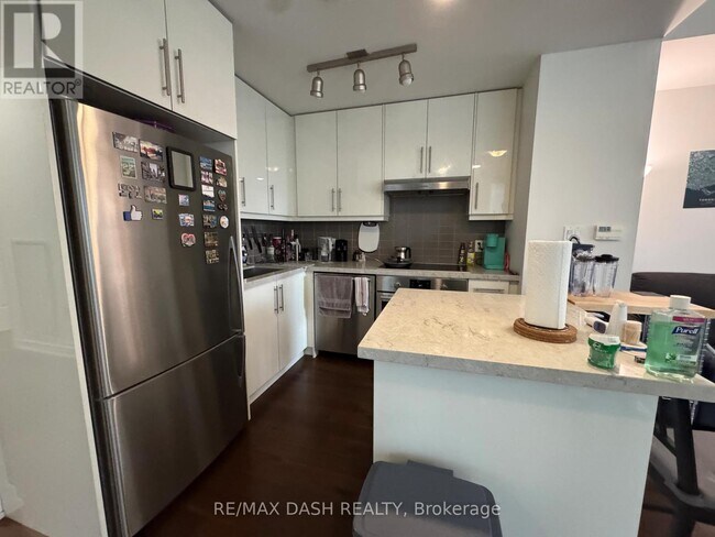 1 The Esplanade in Toronto, ON - Building Photo - Building Photo