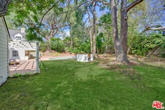 926 N Alpine Dr in Beverly Hills, CA - Building Photo - Building Photo