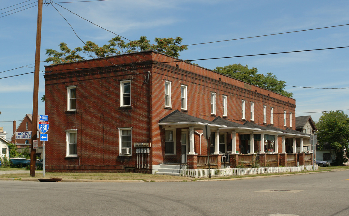 30-22 Edwards St in Youngstown, OH - Building Photo