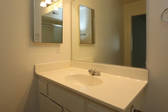 Cape Cod Apartments in Anaheim, CA - Building Photo - Interior Photo