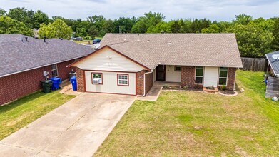 1605 Blessing Ct in Norman, OK - Building Photo - Building Photo