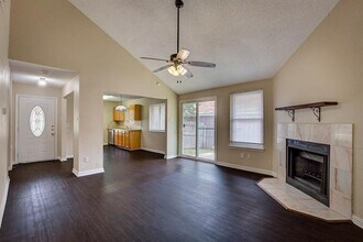 6729 Windwillow Dr in Fort Worth, TX - Foto de edificio - Building Photo