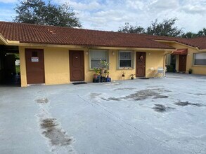3483 Coral Springs Dr, Unit 4 in Coral Springs, FL - Building Photo - Building Photo
