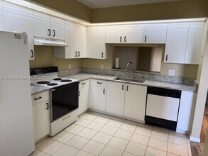 850 SW 138th Ave in Pembroke Pines, FL - Building Photo - Building Photo
