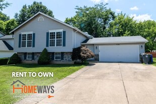 114 Green Forest Estates Dr in St. Peters, MO - Building Photo