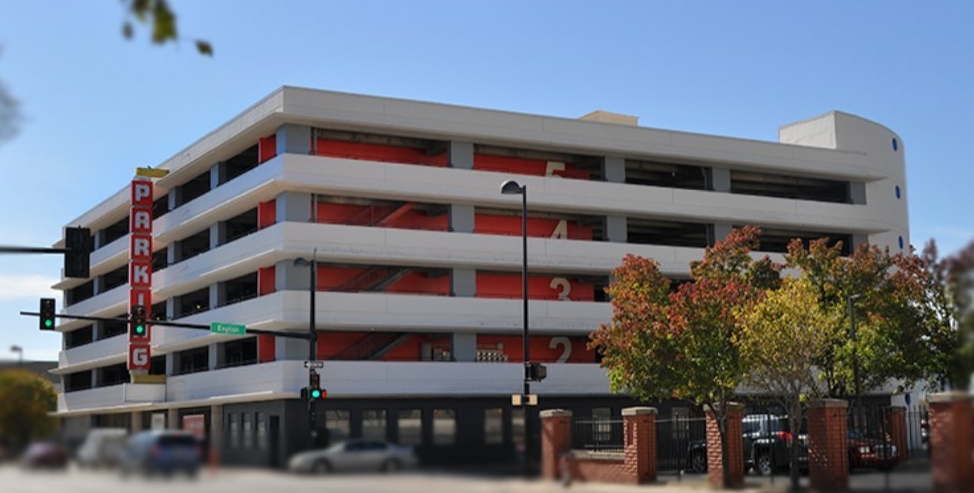 Broadway Autopark Apartments in Wichita, KS - Foto de edificio