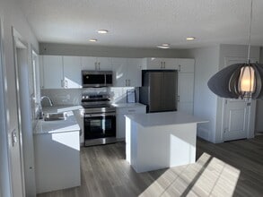 13119-13209 13119 209 St NW in Edmonton, AB - Building Photo - Building Photo