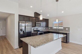 2256 GLADIOLUS Ln in Mascotte, FL - Building Photo - Building Photo