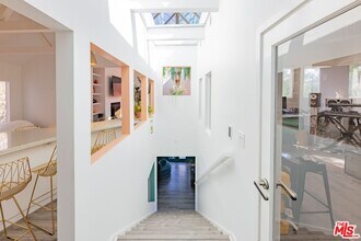 6835 Pacific View Dr in Los Angeles, CA - Building Photo - Building Photo