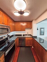 210 5th Ave S in St. Petersburg, FL - Foto de edificio - Building Photo