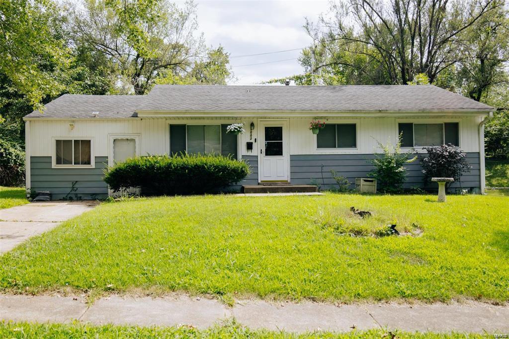 1002 Hutton Pl in Ferguson, MO - Building Photo