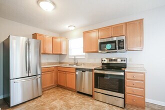 2208 Rossington Ln in Indianapolis, IN - Building Photo - Building Photo