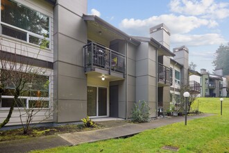 31500 33rd Pl SW, Unit L103 in Federal Way, WA - Foto de edificio - Building Photo