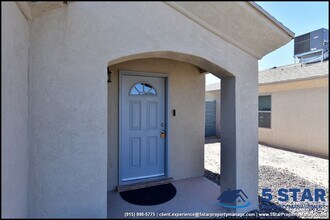 13744 Flora Vista Ave in Horizon City, TX - Building Photo - Building Photo