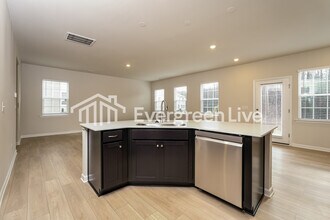 810 Pear Blossom Ct in Winston-Salem, NC - Building Photo - Building Photo