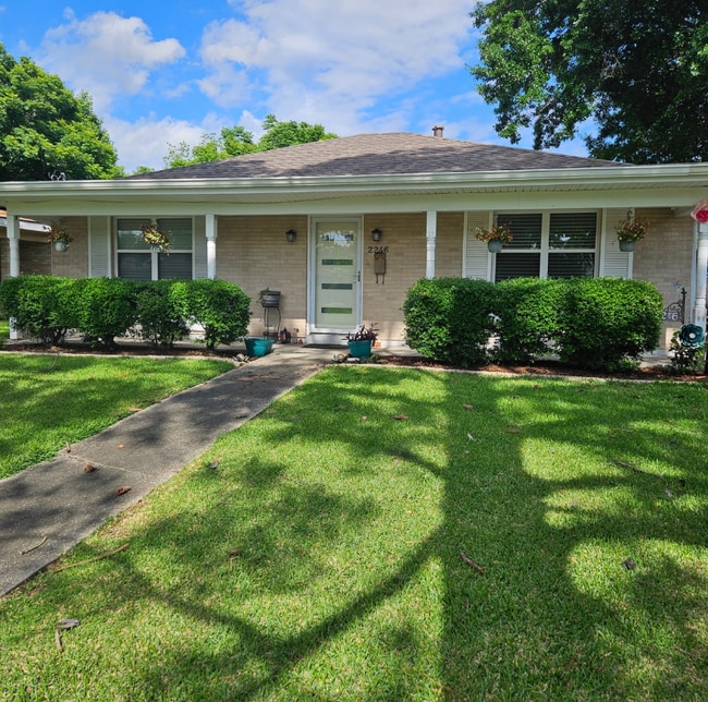 property at 2246 Hyman Pl