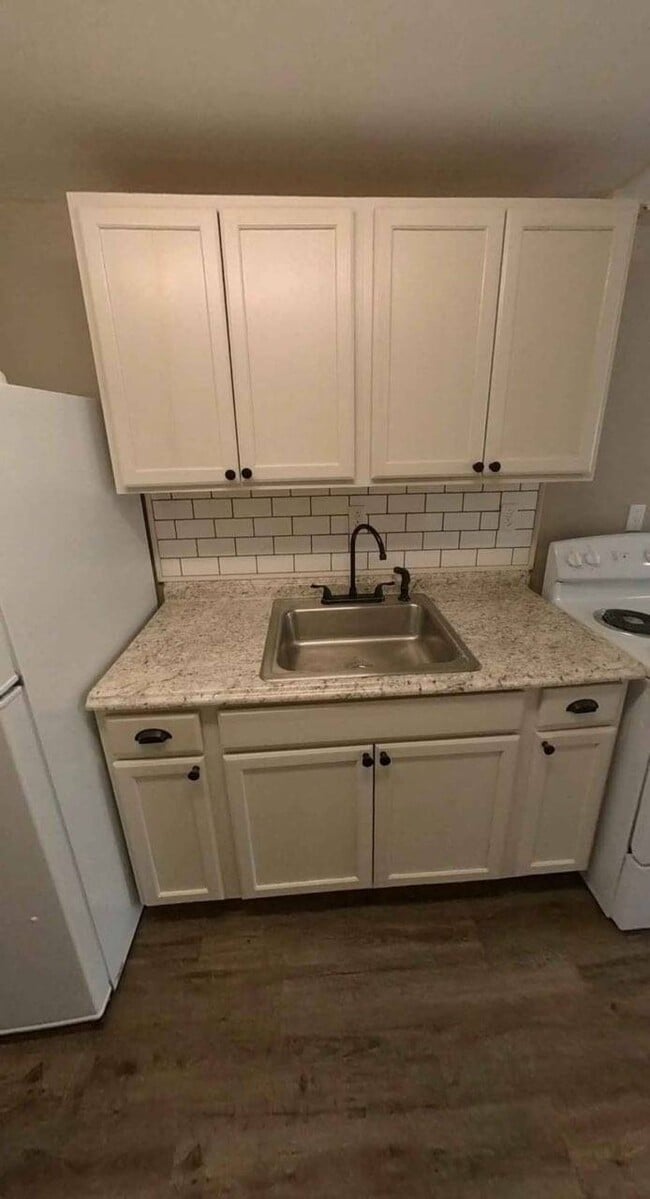 23 Clay St, Unit 3 in Malone, NY - Building Photo - Building Photo