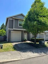 7787 SE Sporri Ln in Milwaukie, OR - Building Photo