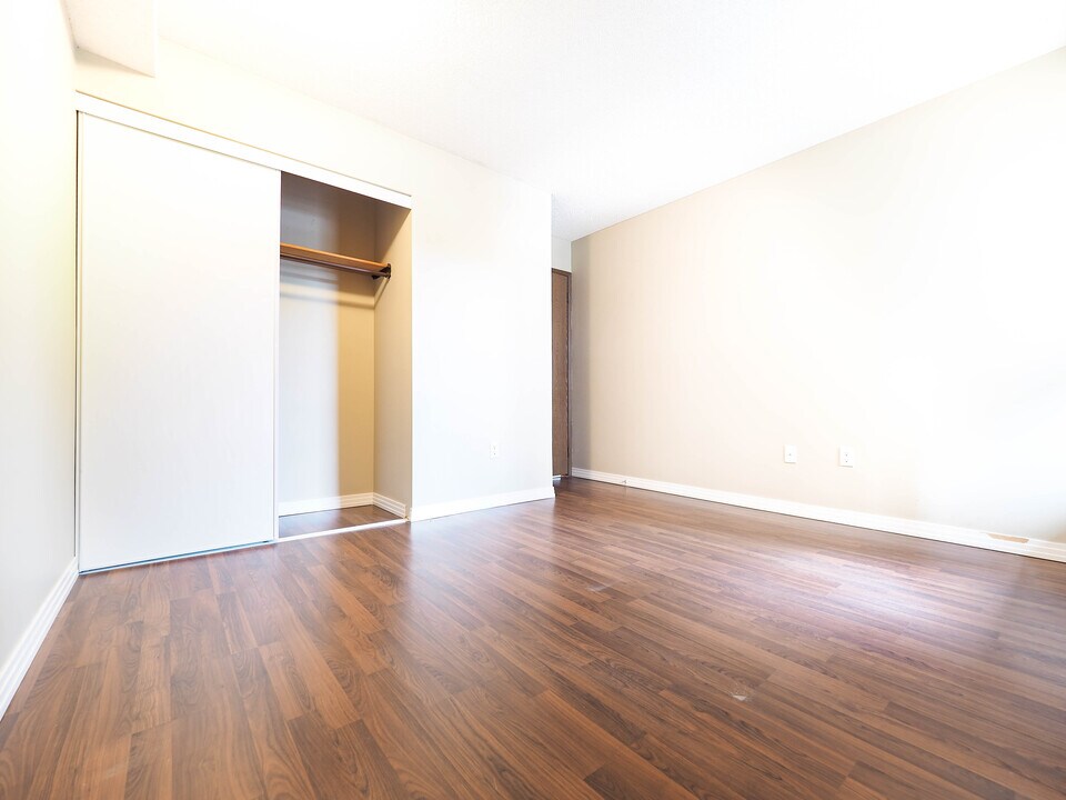 Emily Martin Arms in Edmonton, AB - Building Photo