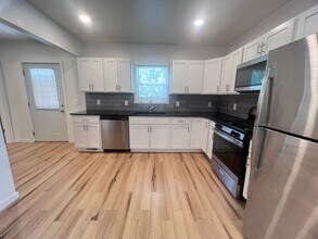 467 Emerald Ave NE in Grand Rapids, MI - Building Photo - Building Photo