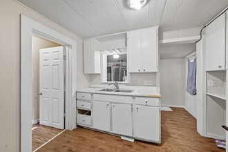 1025 Chaffin St in Sherman, TX - Building Photo - Building Photo
