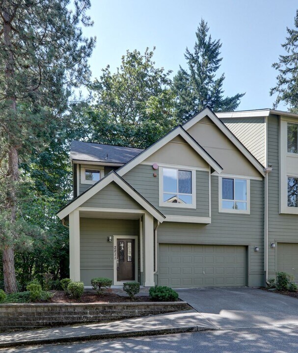 2211 NW Boulder Way Dr in Issaquah, WA - Building Photo