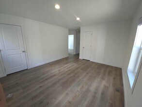 4122 Black Pne Wy in Springdale, WA - Building Photo - Building Photo