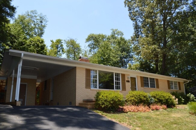 127 Freedom Dr in Clemson, SC - Building Photo - Building Photo