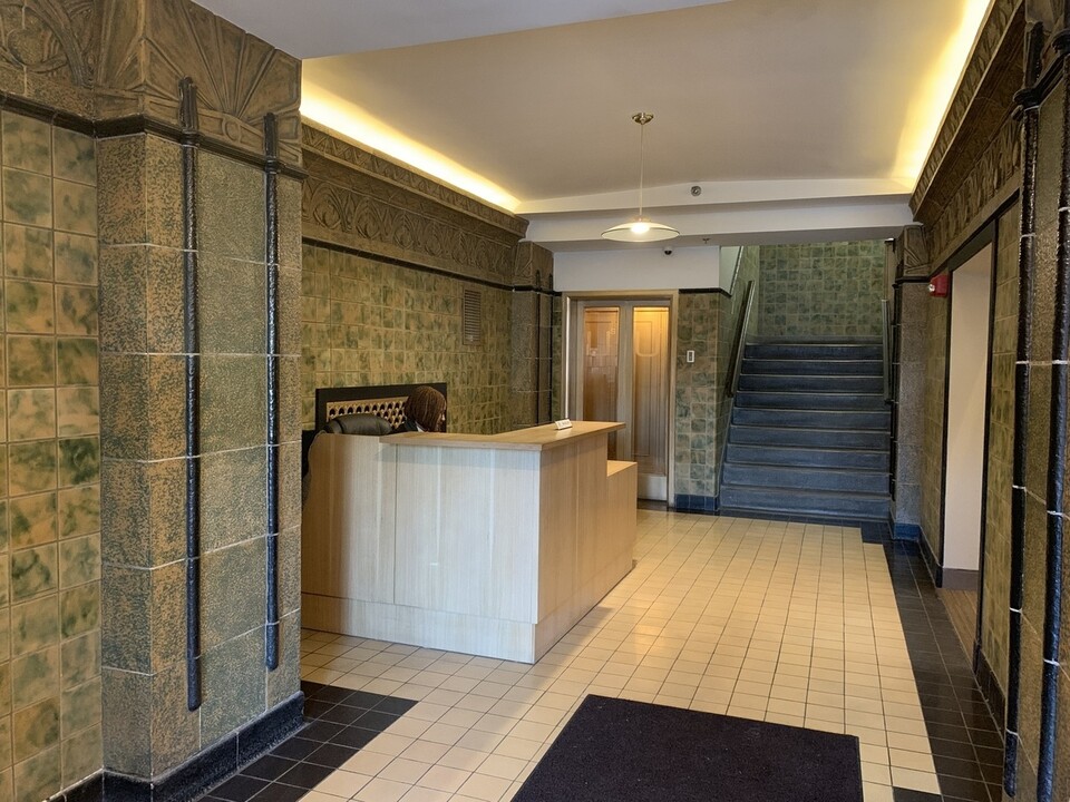 1550 S Blue Island Ave, Unit 711 in Chicago, IL - Building Photo