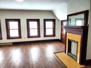 237 W 21st St, Unit 3 in Erie, PA - Building Photo - Building Photo