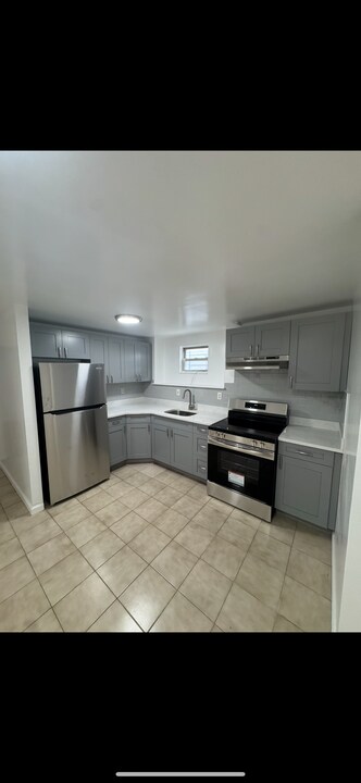 155 Lake Ave, Unit Basement apartment in Yonkers, NY - Building Photo