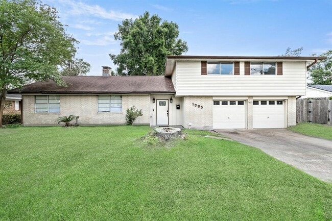 property at 1385 Howell St