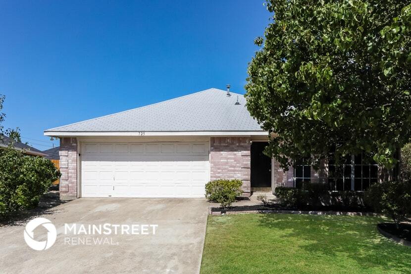 725 Azalea Ln in Cedar Hill, TX - Building Photo