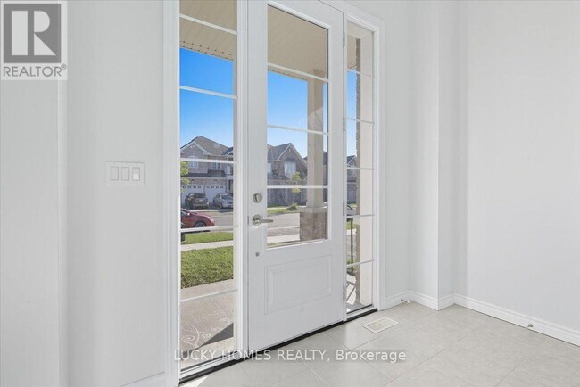 643 Lemay Grv in Peterborough, ON - Building Photo - Building Photo