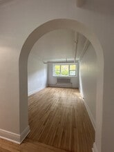 5801 Chem. de la Côte St Luc in Hampstead, QC - Building Photo - Building Photo