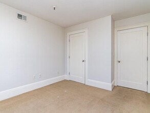 537 Massachusetts Ave, Unit F3 in Boston, MA - Building Photo - Building Photo