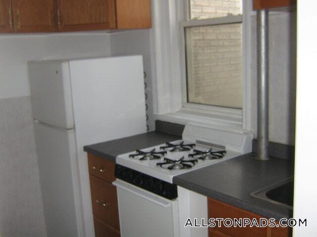 1189 Commonwealth Ave, Unit 24 in Boston, MA - Building Photo - Building Photo