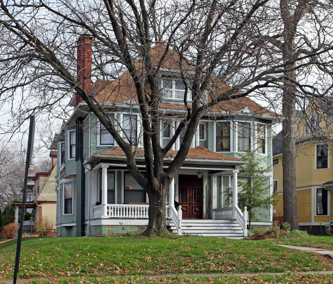 2274 Robinwood Ave in Toledo, OH - Building Photo - Building Photo