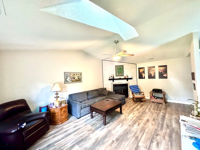 1408 Petrell Ct in Virginia Beach, VA - Building Photo - Building Photo