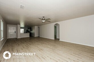 122 Bluebonnet Dr in Sanger, TX - Foto de edificio - Building Photo