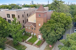 1516 W Roscoe St, Unit 001 in Chicago, IL - Foto de edificio - Building Photo