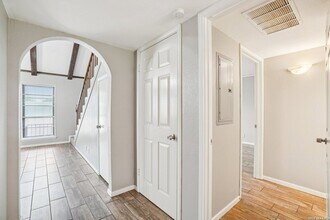 6106 Vance Jackson Rd in San Antonio, TX - Foto de edificio - Building Photo