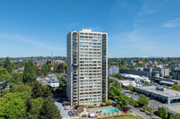 University Plaza Condominiums in Seattle, WA - Building Photo - Building Photo