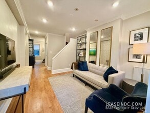 2323 17th St NW in Washington, DC - Building Photo - Building Photo